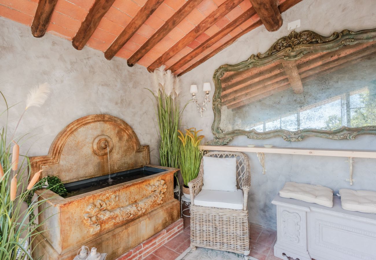 Villa à San Concordio di Moriano - Villa Lina, Luxury Farmhouse with Pool and Amazing View close to Lucca Town Centre