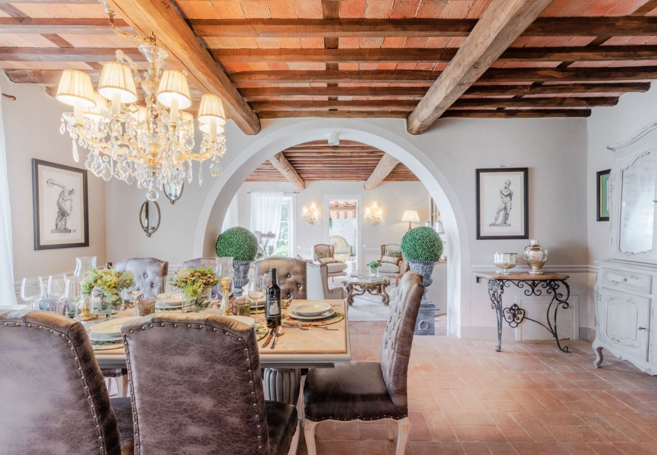 Villa à San Concordio di Moriano - Villa Lina, Luxury Farmhouse with Pool and Amazing View close to Lucca Town Centre