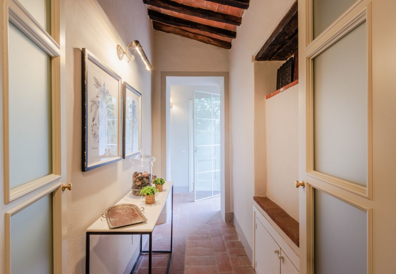 Villa à San Concordio di Moriano - Villa Lina, Luxury Farmhouse with Pool and Amazing View close to Lucca Town Centre