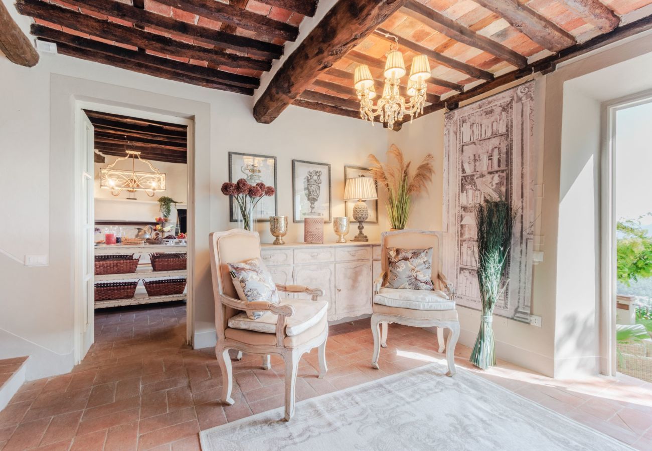 Villa à San Concordio di Moriano - Villa Lina, Luxury Farmhouse with Pool and Amazing View close to Lucca Town Centre