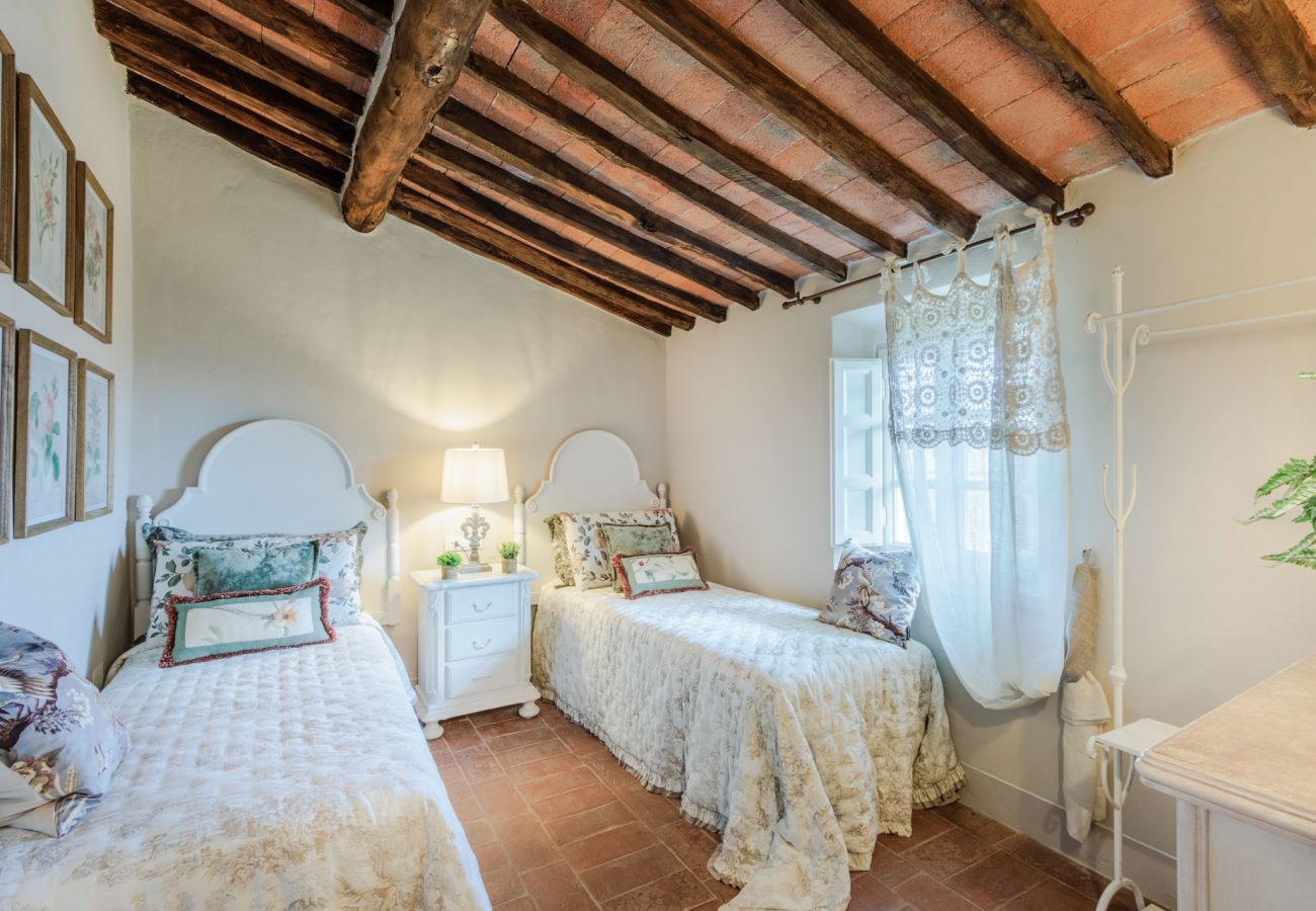 Villa à San Concordio di Moriano - Villa Lina, Luxury Farmhouse with Pool and Amazing View close to Lucca Town Centre