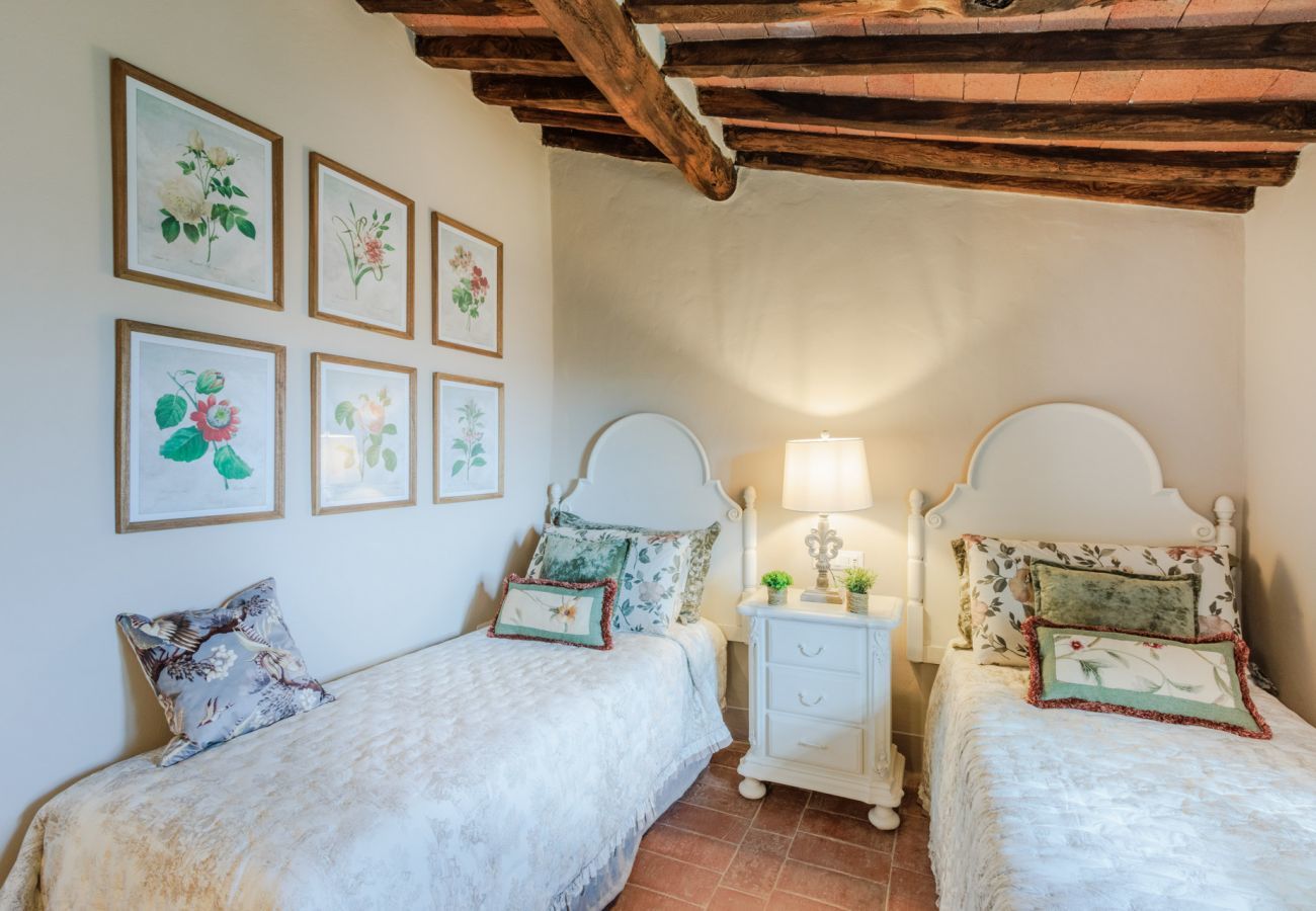 Villa à San Concordio di Moriano - Villa Lina, Luxury Farmhouse with Pool and Amazing View close to Lucca Town Centre