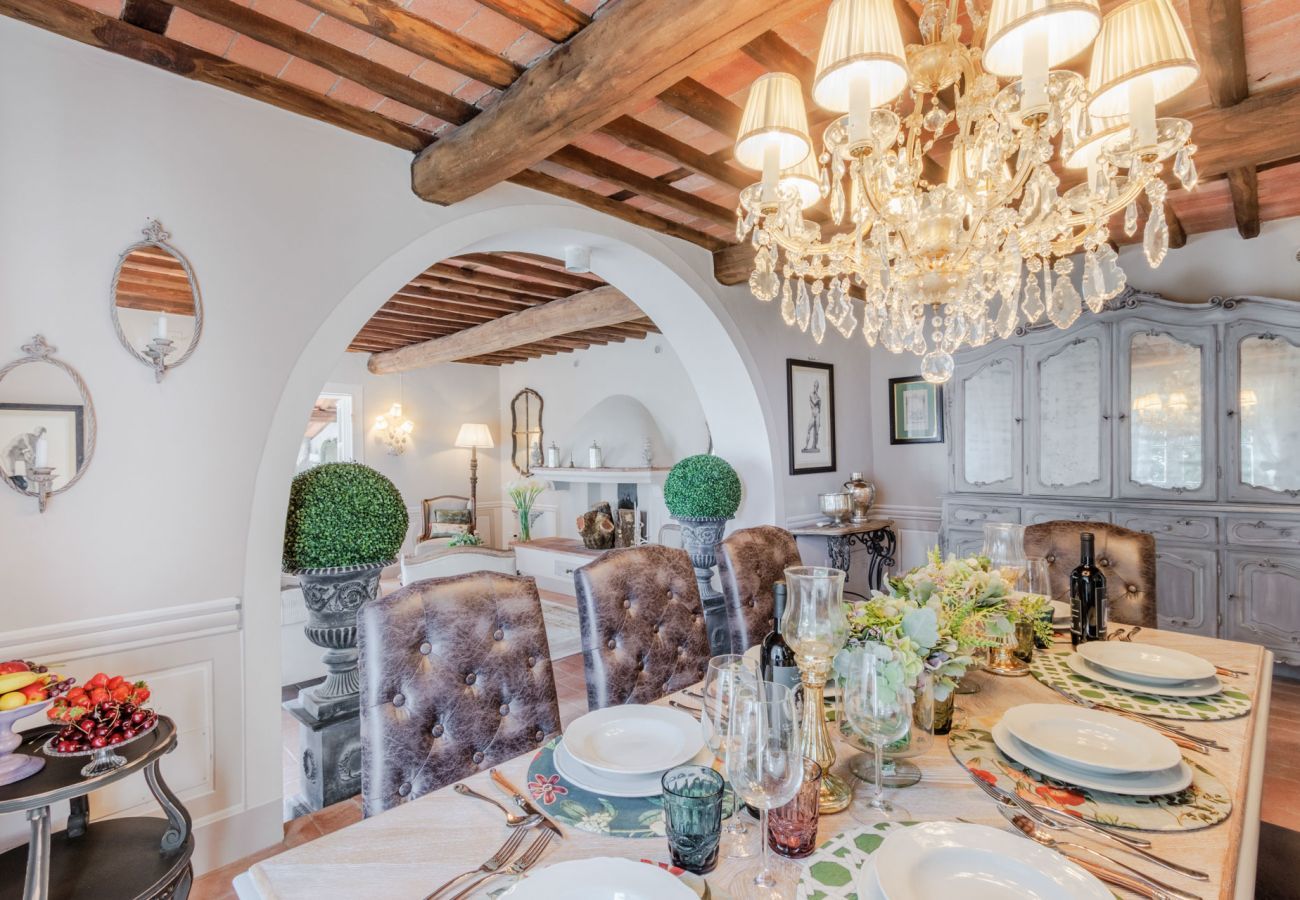 Villa à San Concordio di Moriano - Villa Lina, Luxury Farmhouse with Pool and Amazing View close to Lucca Town Centre