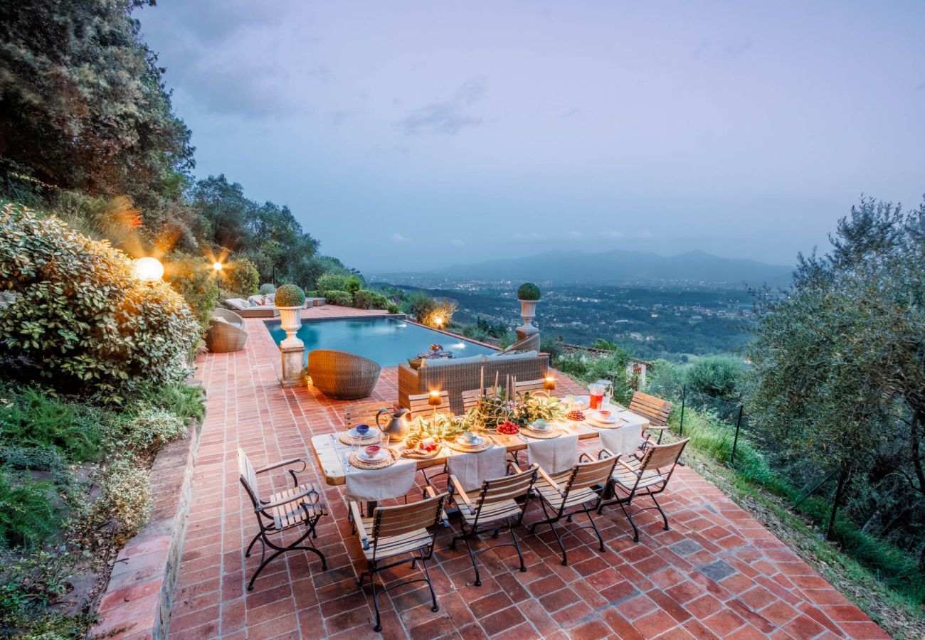 Villa à San Concordio di Moriano - Villa Lina, Luxury Farmhouse with Pool and Amazing View close to Lucca Town Centre