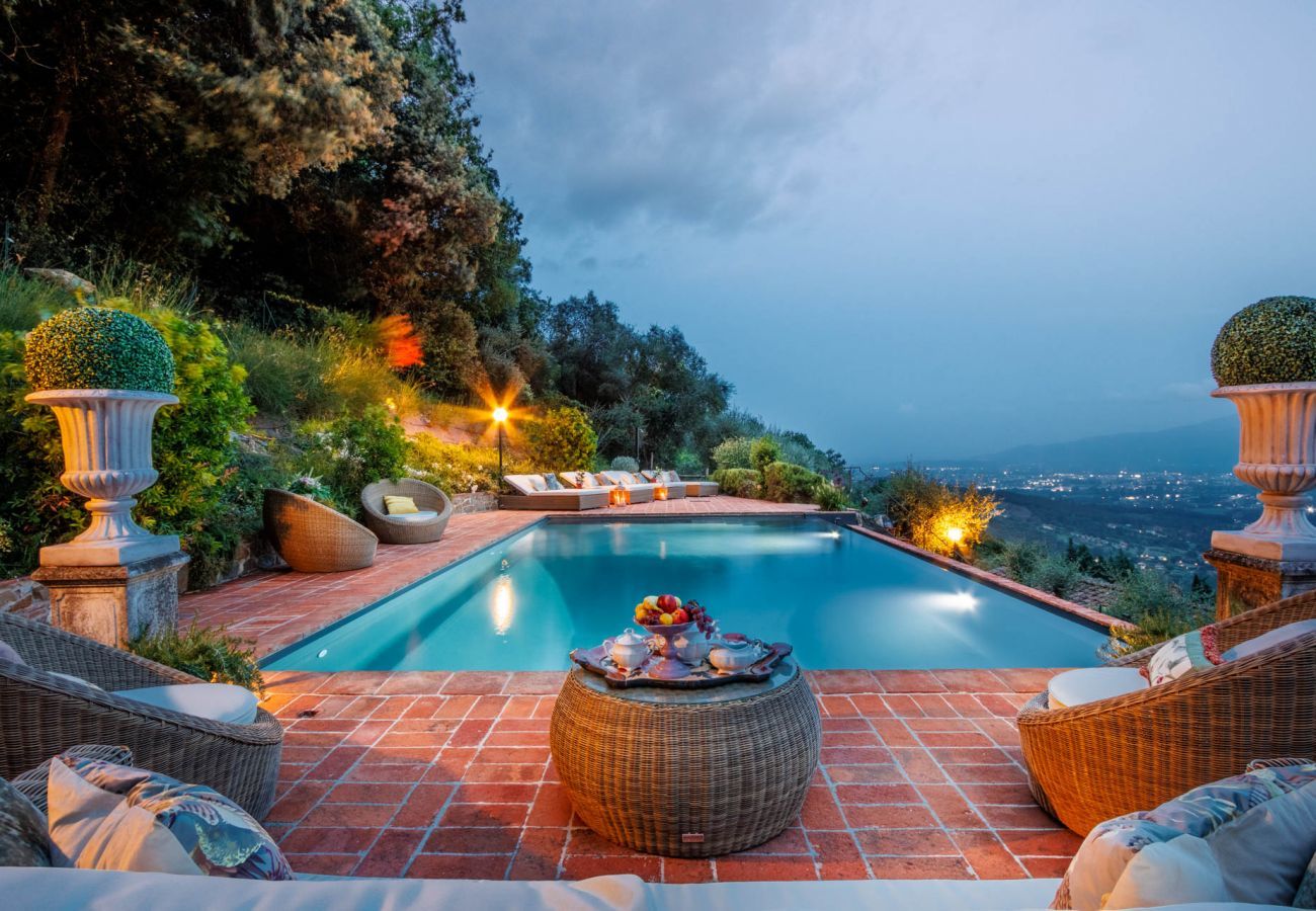 Villa à San Concordio di Moriano - Villa Lina, Luxury Farmhouse with Pool and Amazing View close to Lucca Town Centre