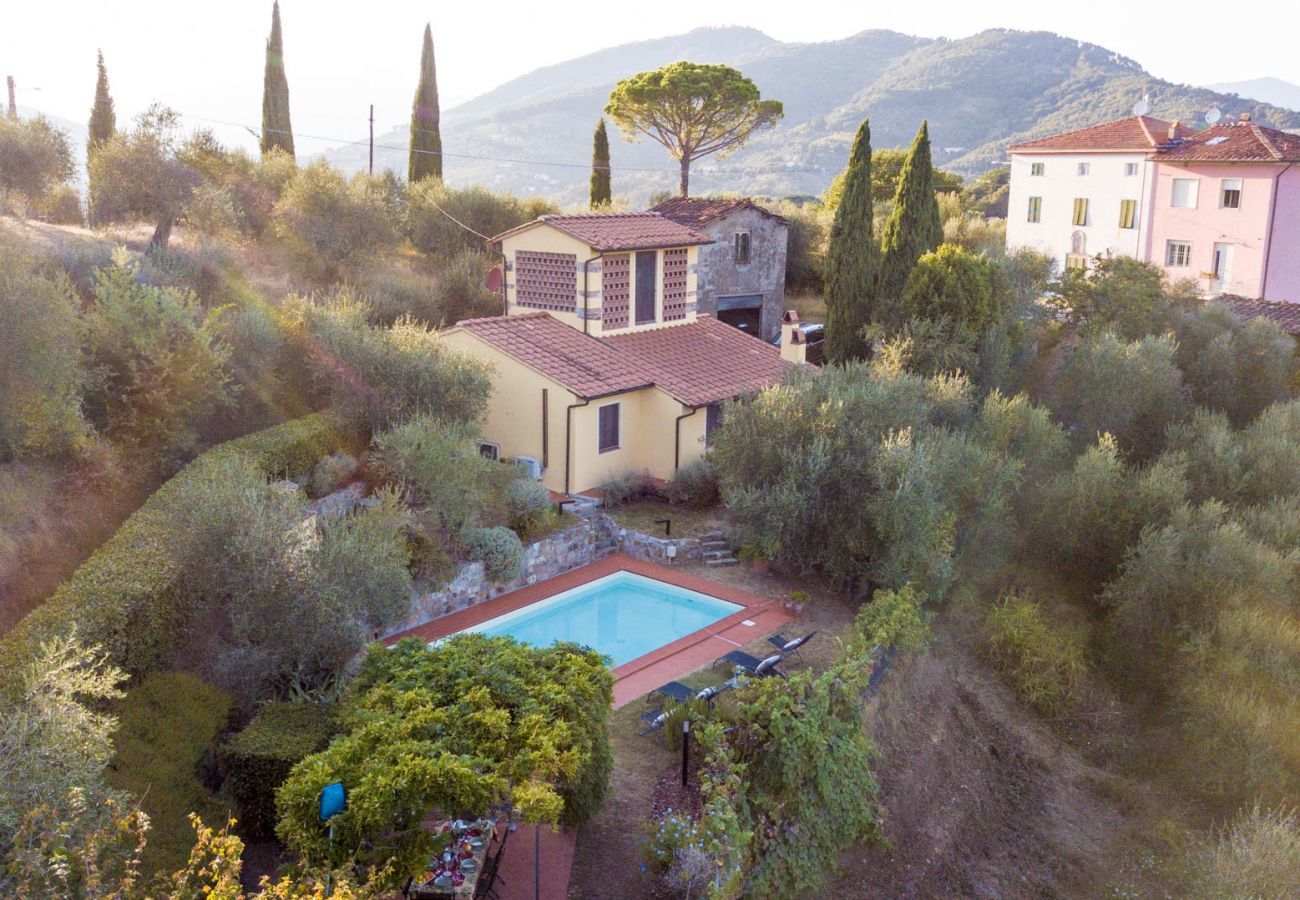 Villa à Lucques - Villa Debby, 2 bedrooms Farmhouse with Pool on the Hills of Lucca