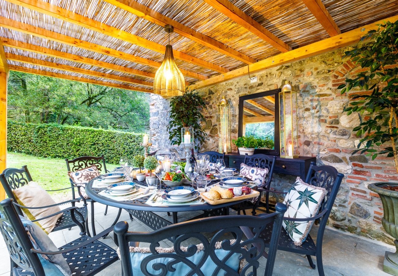 Villa à San Macario In Piano - The Tuscan Mill Farmhouse: Where Timeless Charm Meets Modern Tranquility