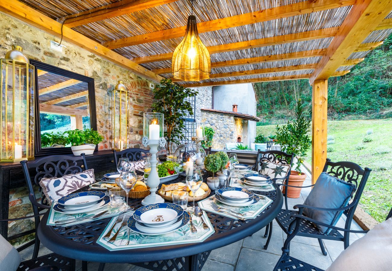 Villa à San Macario In Piano - The Tuscan Mill Farmhouse: Where Timeless Charm Meets Modern Tranquility