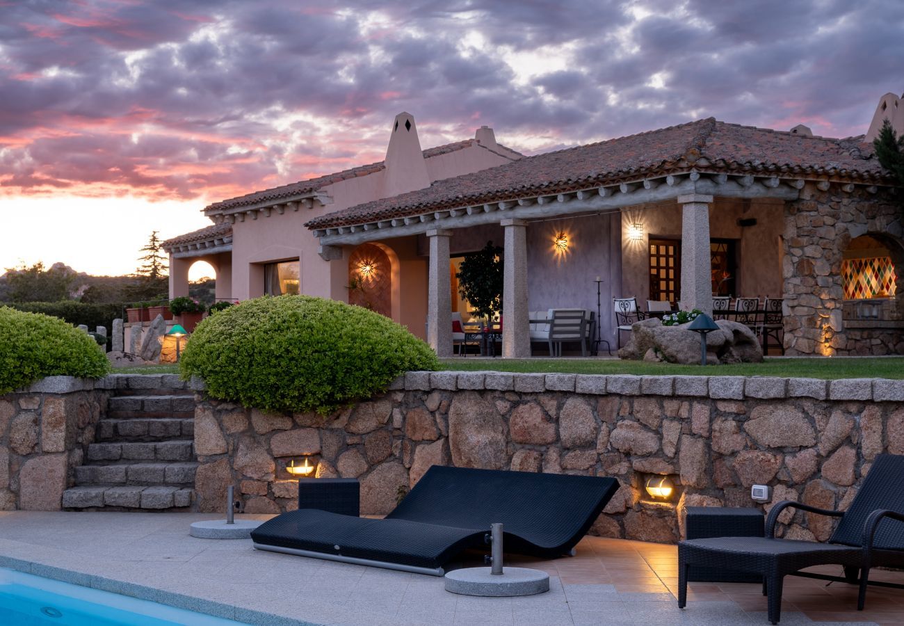 Villa à Porto Cervo - Villa Zenith - retraite de luxe avec piscine en Sardaigne