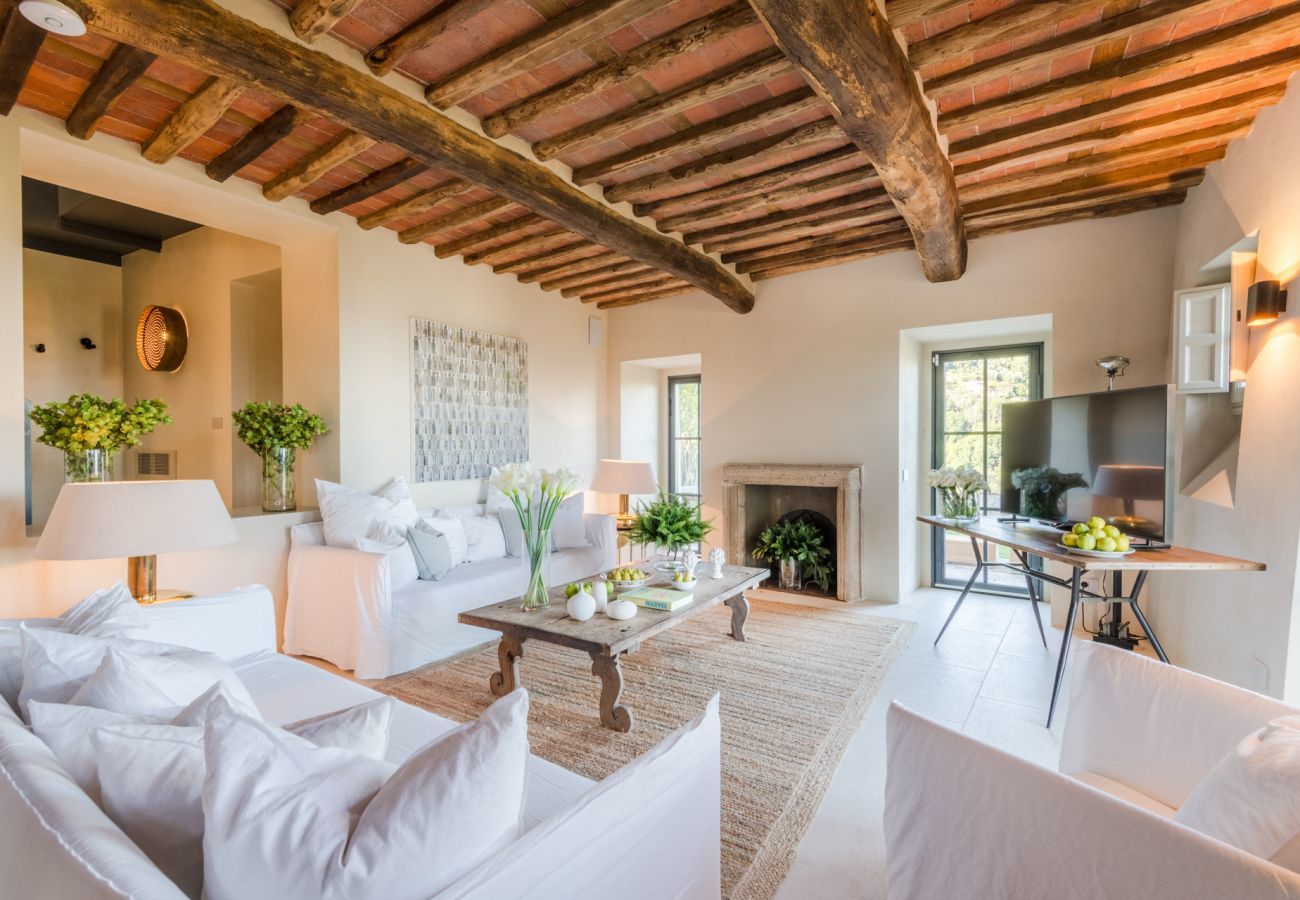 Villa à Lucques - Villa Sunset, Luxury Farmhouse with Infinity Pool and Incredible Views in Lucca