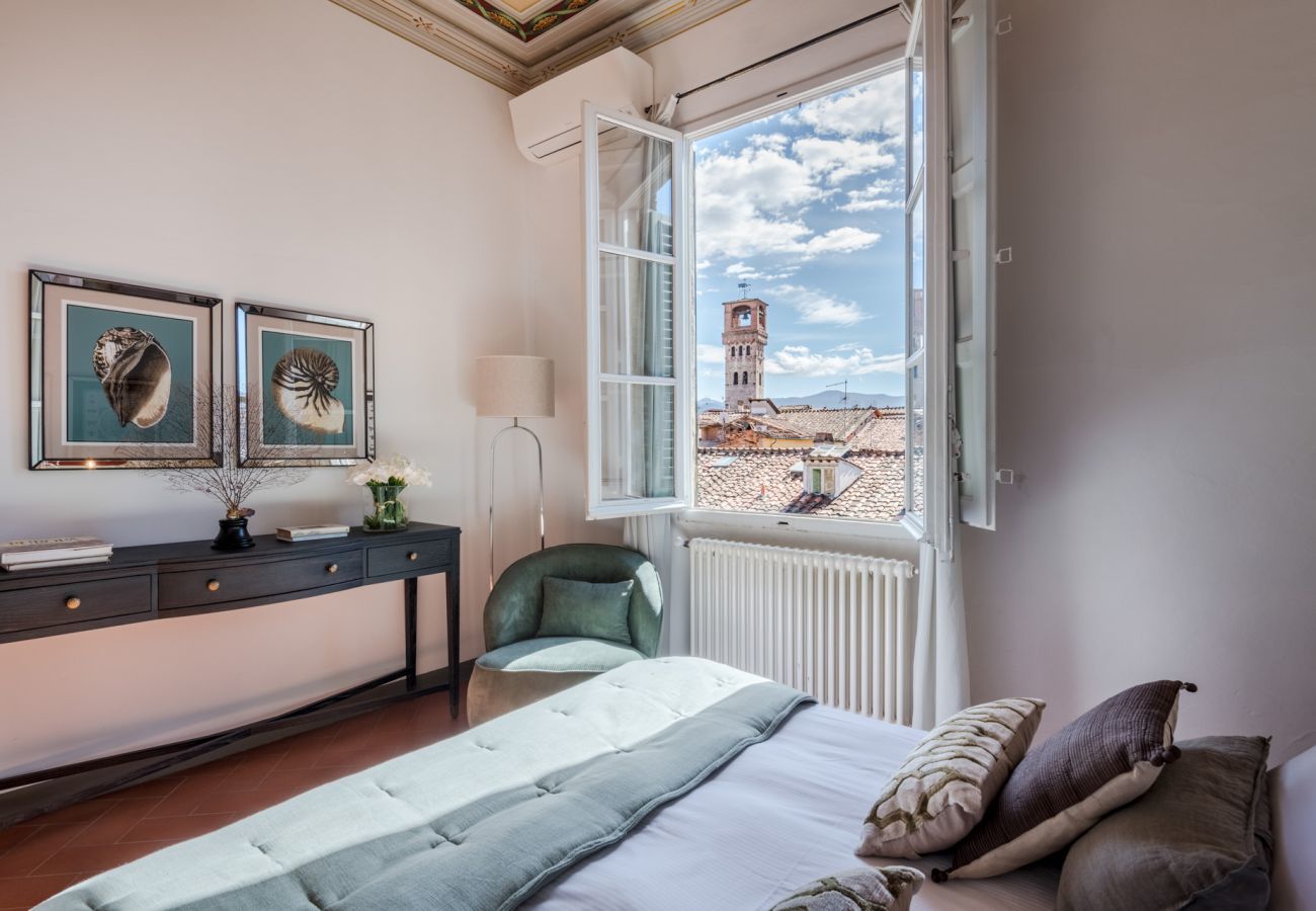 Appartement à Lucques - Modern Panoramic Penthouse with Elevator inside the Walls of Lucca