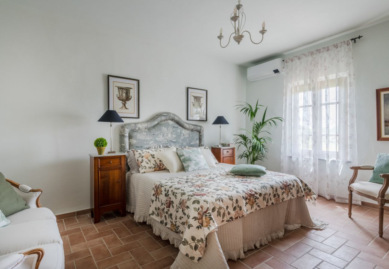 Villa à Orentano - Villa del Nonno, Luxury Tuscan Farmhouse with Private Pool close to Lucca, Pisa and Florence