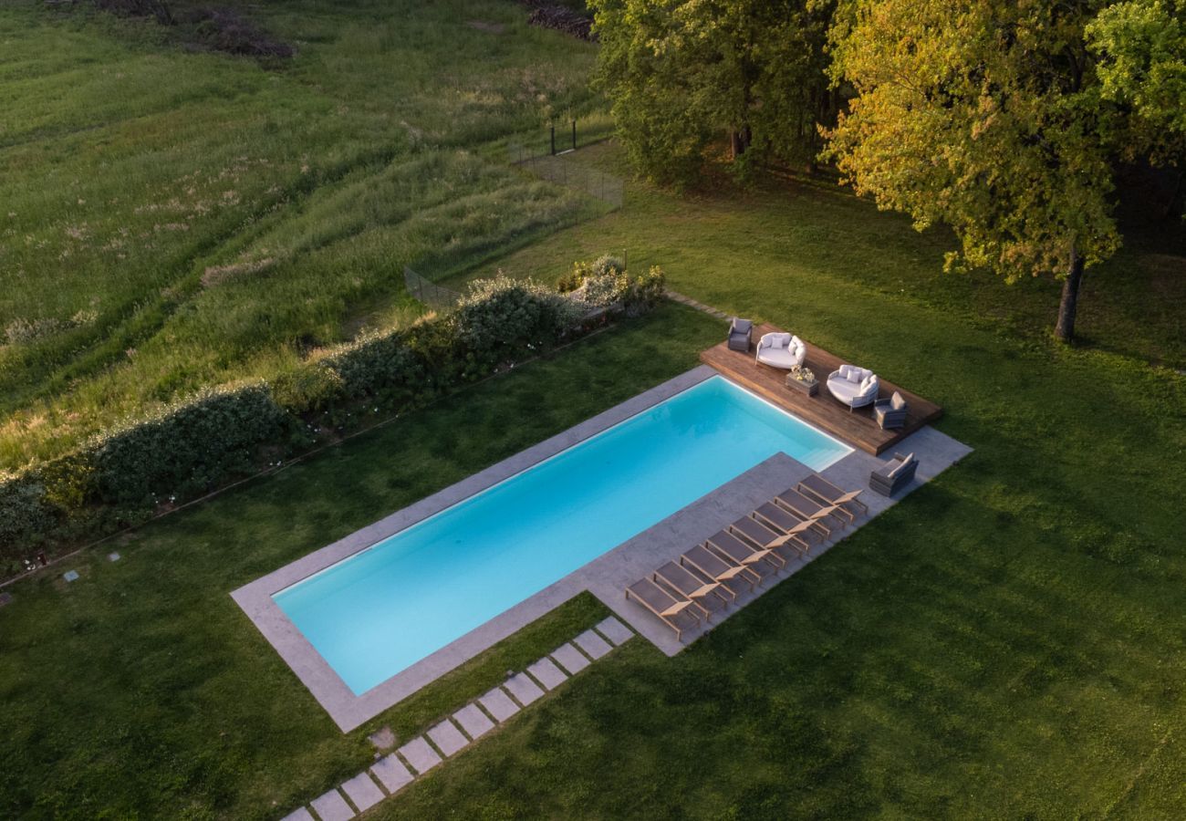 Villa à Orentano - Villa del Nonno, Luxury Tuscan Farmhouse with Private Pool close to Lucca, Pisa and Florence