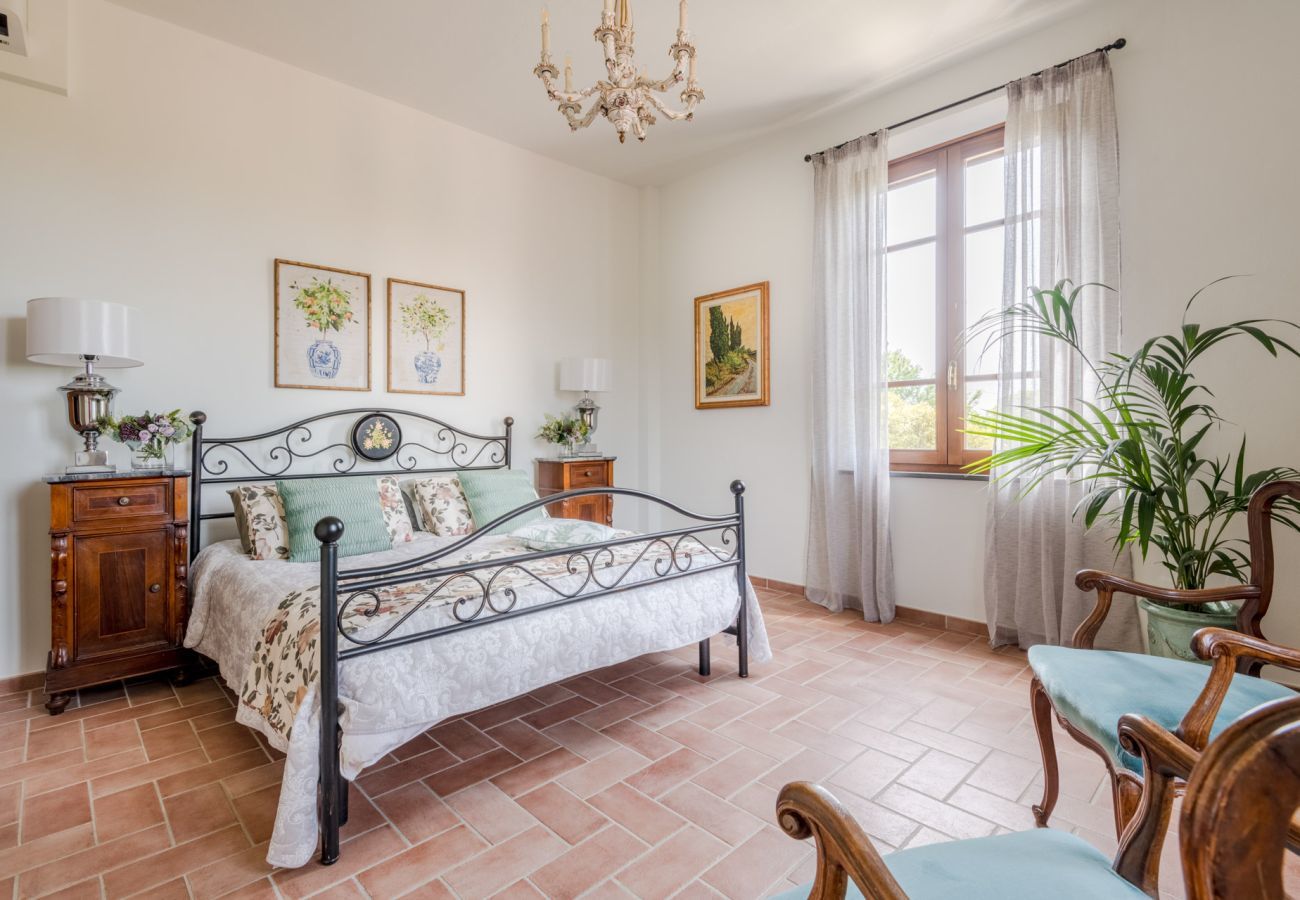 Villa à Orentano - Villa del Nonno, Luxury Tuscan Farmhouse with Private Pool close to Lucca, Pisa and Florence